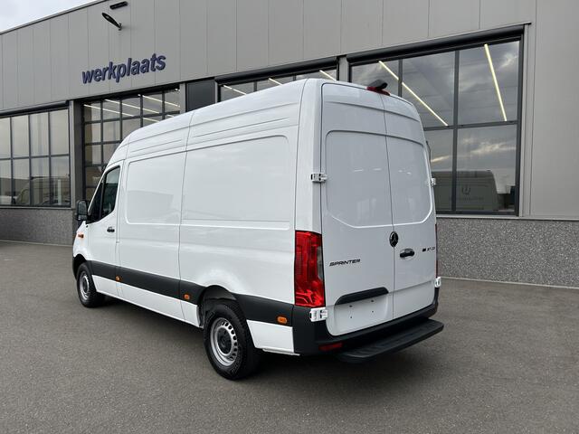 Mercedes-Benz SPRINTER 317 CDI L2 H2 Pro Facelift / MBUX / Camera / Geveerde stoel / Cruise control / Airco / 270 Graden achterdeuren