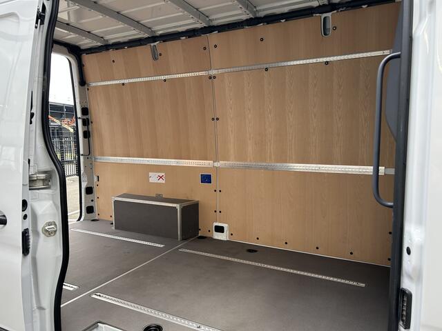 Mercedes-Benz SPRINTER 317 CDI L2 H2 Pro Facelift / MBUX / Camera / Geveerde stoel / Cruise control / Airco / 270 Graden achterdeuren