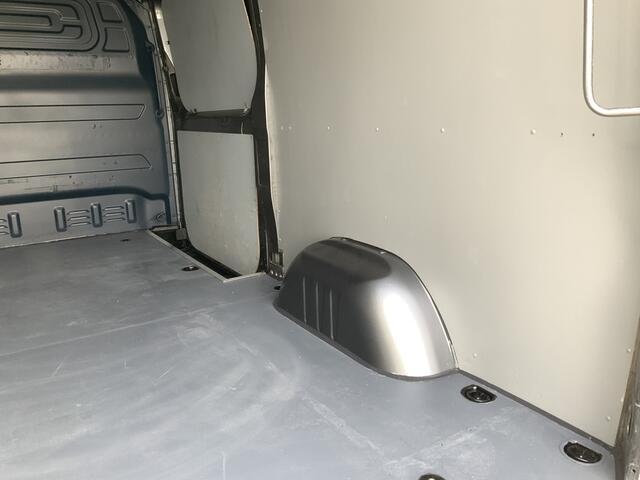 Mercedes-Benz SPRINTER 319 3.0 cdi Autom.L2H2 Airco Cruise 3 Zits MBux 10 Trekhaak 3500 kg Camera Alu Velg Side Bar 6 Cilinder. Euro 6