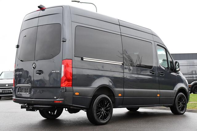 Mercedes-Benz SPRINTER 319 V6 3.0 CDI L2H2 DC AMG Edition Camera, Cruise, Carplay, 3500kg Trekhaak, Automaat, Sensoren, mutlimedia, 190pk, Uniek!