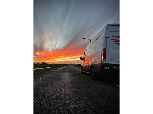 Mercedes-Benz SPRINTER 317 1.9 CDI L2H2 RWD PB Edition Camera, Cruise, Carplay, 170pk, Leder, LED, Stoelverwarming, Standkachel, Automaat, Trekhaak, Uniek!