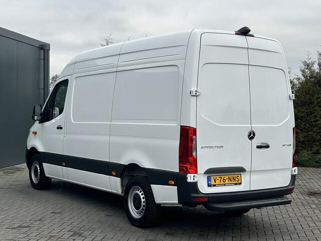 Mercedes-Benz SPRINTER 317 CDI AUTOMAAT FACE-LIFT 3.5T RWD / L2H2 / *** 9061 KM !!*** / LED / STOELVERW / DODEHOEK / MBUX 270 A DEUREN / AIRCO / CRUISE / NAVI / CAMERA / 3-ZITS