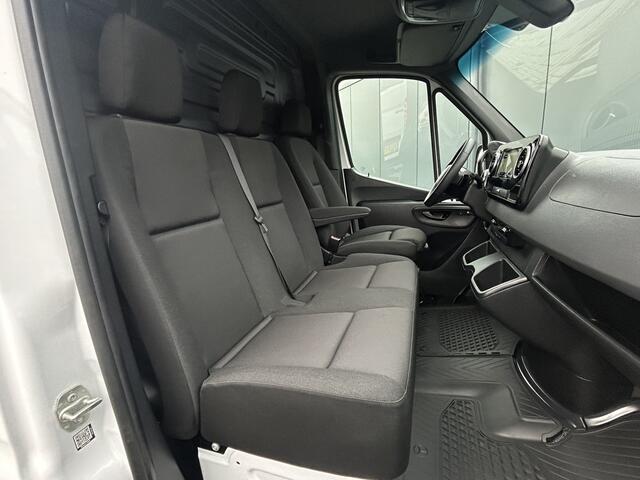 Mercedes-Benz SPRINTER 317 CDI AUTOMAAT FACE-LIFT 3.5T RWD / L2H2 / *** 9061 KM !!*** / LED / STOELVERW / DODEHOEK / MBUX 270 A DEUREN / AIRCO / CRUISE / NAVI / CAMERA / 3-ZITS