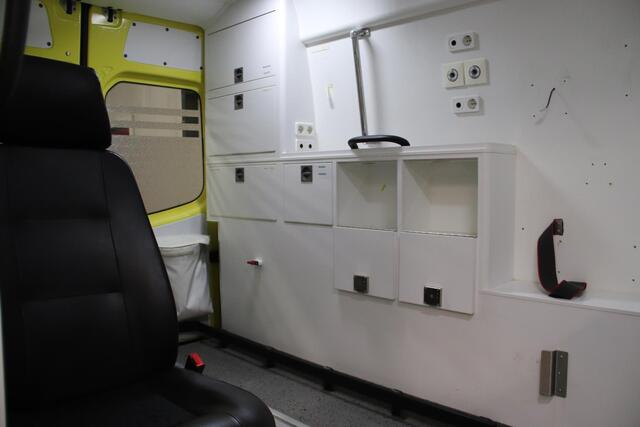 Mercedes-Benz SPRINTER 319 CDI L2H2 AMBULANCE AUTOMAAT Mercedes-benz Sprinter 319 CDI L2H2 AMBULANCE AUTOMAAT Euro 6 Ziekenwagen Rettungswagen Krankenwagen