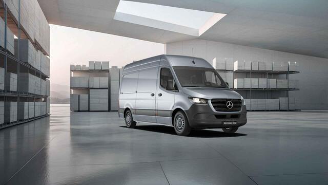 Mercedes-Benz SPRINTER 317 CDI | L2 H2 | PRO | AUTOMAAT | ACHTERUITRIJCAMERA | NAVIGATIE | CRUISE CONTROL | BETIMMERDE LAADRUIMTE | DIEP ZWART | 3-ZITS | LICHT -/ REGEN SENSOR