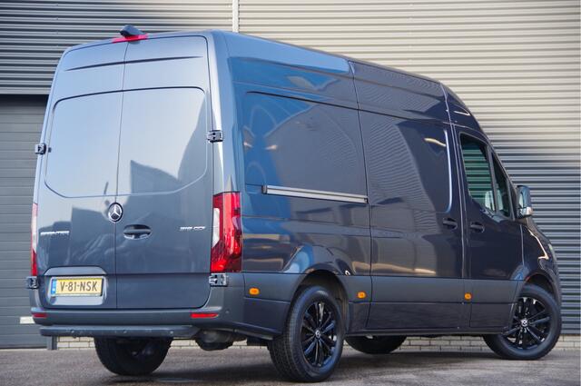 Mercedes-Benz SPRINTER 319 3.0 CDI V6 L2H2 AUT. LED, LUCHTVERING, MBUX 10'', 360 CAMERA, STOELVERWARMING, CRUISE, CLIMA, PARKEERSENSOREN
