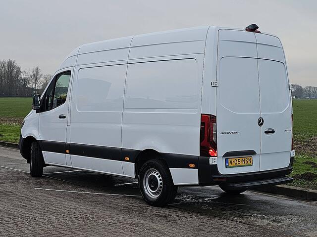 Mercedes-Benz SPRINTER 315 L2H2 RWD LED Mbux 10 Navi Camera Airco Automaat 3 Zits Euro6 150 PK!