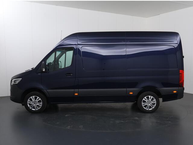 Mercedes-Benz SPRINTER 317 CDI | Aut. | L2 H2 | Pro | LED Koplampen | 3 zits | Achteruitrijcamera | Betimmering | Laadvloer | Lichtmetalen Velgen | Trekhaak | Certified