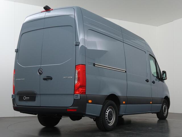 Mercedes-Benz SPRINTER 317 CDI | Aut. | L2 H2 | Pro | 3 zits | Stoelverwarming | Achteruitrijcamera | Betimmering | Laadvloer | Apple Carplay / Android Auto | Certified