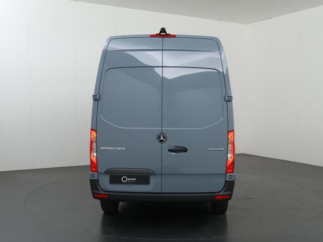 Mercedes-Benz SPRINTER 317 CDI | Aut. | L2 H2 | Pro | 3 zits | Stoelverwarming | Achteruitrijcamera | Betimmering | Laadvloer | Apple Carplay / Android Auto | Certified