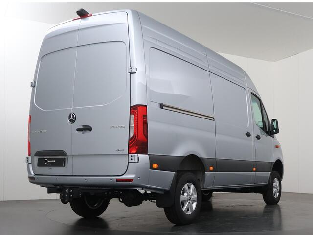 Mercedes-Benz SPRINTER 319 CDI L2 H2 Select 4x4 | 3 zits | LED | Stoelverwarming | Dubbele Schuifdeur L + R | Achteruitrijcamera | Automaat | Trekhaak | Vloer en Wand Betimmering | Parkeersensoren | 4WD | 4MATIC |