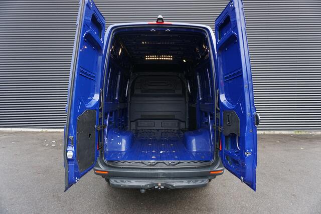Mercedes-Benz SPRINTER 516 160pk Automaat 5000kg L2H2 Dubbellucht Trekhaak Apple Carplay Camera