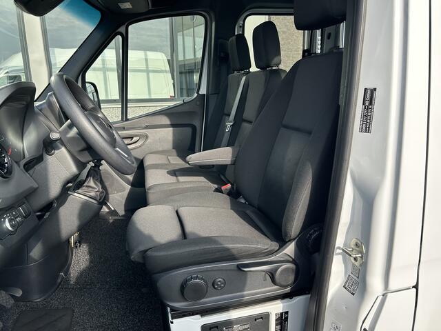 Mercedes-Benz SPRINTER 315 CDI L2 D.C. Open laadbak / Trekhaak / MBUX / Carplay navigatie / Cruise control / Airco