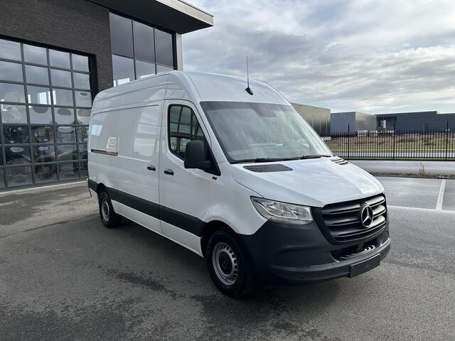 Mercedes-Benz SPRINTER 317 CDI L2 H2 MBUX / Trekhaak / Camera / Parkeersensoren / Navigatie / Airco / 270 Graden achterdeuren