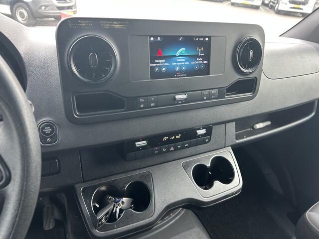 Mercedes-Benz SPRINTER 317 1.9 CDI Euro 6 E / 143 dkm / Box / Loadlift / NL Van