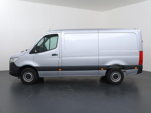 Mercedes-Benz SPRINTER 317 CDI | Aut. | L2 H1 | Pro | 3500 KG. AHW | Parkeercamera | Apple Carplay/Android Auto | Alarm | Trekhaak | 3-zits | BPM-VRIJ | Certified