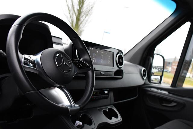 Mercedes-Benz SPRINTER 317 1.9 CDI L2 Pro Black Edition FACE LIFT! Camera, Cruise, Carplay, 3500kg Trekhaak, 10,5'' Mbux, LED, Dodehoek, Virtual, Uniek!