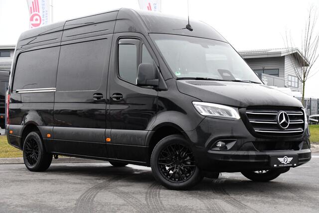 Mercedes-Benz SPRINTER 317 1.9 CDI L2 Pro Black Edition FACE LIFT! Camera, Cruise, Carplay, 3500kg Trekhaak, 10,5'' Mbux, LED, Dodehoek, Virtual, Uniek!