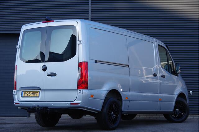 Mercedes-Benz SPRINTER 319 3.0 CDI V6 L2H1 AUT. LED, MBUX 10'', 3.5T TREKHAAK, STOELVERWARMING, CAMERA, NAVI, CRUISE, CLIMA, PARKEERSENSOREN, CARPLAY