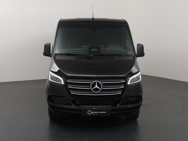 Mercedes-Benz SPRINTER 319 CDI | 190 PK | L2 H1 | AUTOMAAT | 3500 KG TREKHAAK | LED | LEDER ZWART | ADAPTIEVE CRUISE | NAVIGATIE | CAMERA | AIRCO | BETIMMERDE LAADRUIMTE | PARKEERSENSOREN | DODEHOEKDETECTIE | STOELVERWARMING