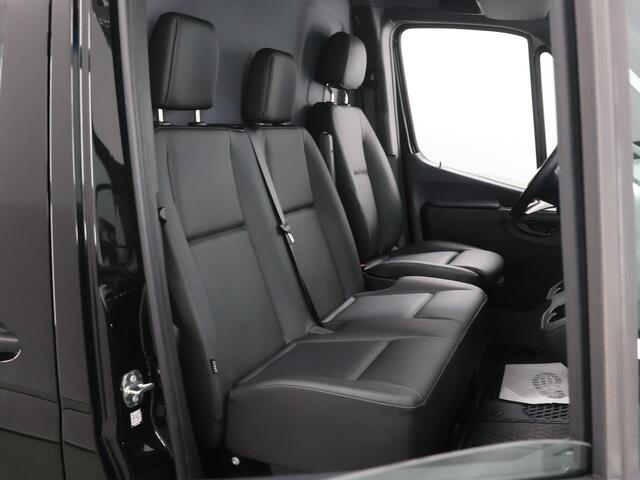Mercedes-Benz SPRINTER 319 CDI | 190 PK | L2 H1 | AUTOMAAT | 3500 KG TREKHAAK | LED | LEDER ZWART | ADAPTIEVE CRUISE | NAVIGATIE | CAMERA | AIRCO | BETIMMERDE LAADRUIMTE | PARKEERSENSOREN | DODEHOEKDETECTIE | STOELVERWARMING
