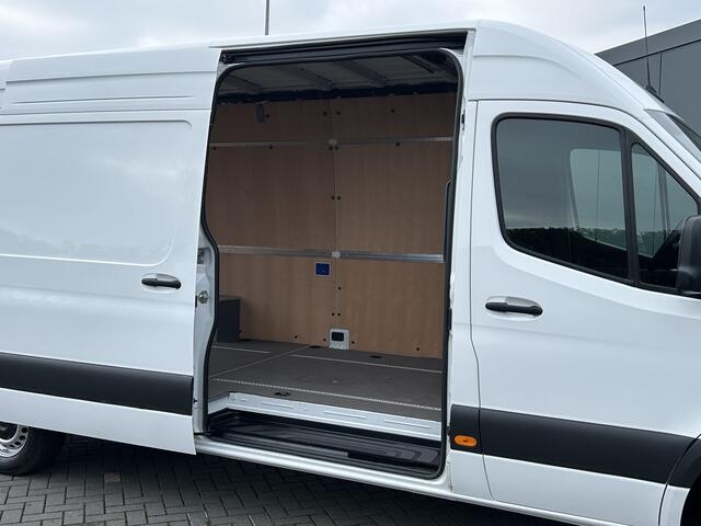 Mercedes-Benz SPRINTER 317 CDI 170 PK PRO FACELIFT / AUTOMAAT / L3H2 / LED !! / 39.957 KM !! / 270 A DEUREN / STOELVERWARMING / AIRCO / CRUISE / NAVI