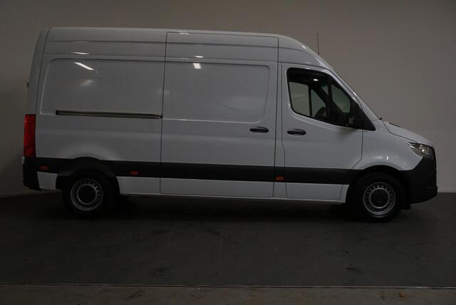 Mercedes-Benz SPRINTER 211 2.2 CDI L2H2 Automaat 9-G tronic | Airco | Navigatie | Camera | Cruisecontrol | 3Zits | Electra pakket | DAB | Trekhaak