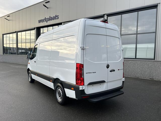 Mercedes-Benz SPRINTER 317 CDI L2 H2 Automaat / 360 Camera / MBUX / Navigatie / Cruise control / Airco / 270 Graden achterdeuren