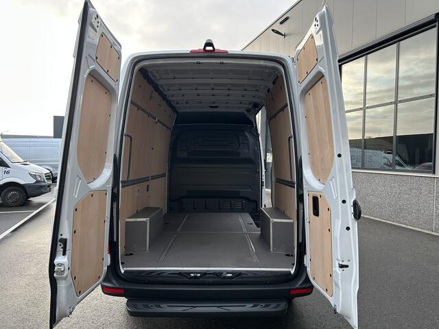 Mercedes-Benz SPRINTER 317 CDI L2 H2 Automaat / 360 Camera / MBUX / Navigatie / Cruise control / Airco / 270 Graden achterdeuren