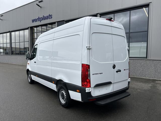 Mercedes-Benz SPRINTER 317 CDI L2 H2 Automaat / 360 Camera / MBUX / Navigatie / Cruise control / Airco / 270 Graden achterdeuren