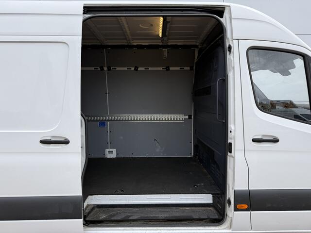 Mercedes-Benz SPRINTER 315 1.9 CDI Automaat L3H2 Climate Control Adaptieve Cruise Trekhaak Camera Stoelverwarming Parkeersensoren voor achter