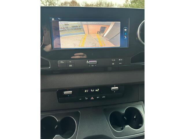 Mercedes-Benz SPRINTER 319 1.9 CDI L2H2 RWD