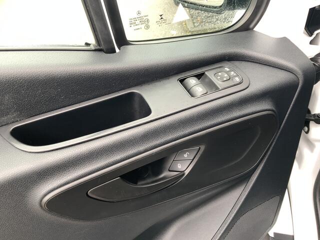 Mercedes-Benz SPRINTER 319 3.0 CDI L2H2 Automaat Airco Cruise Navi Leer 3.Zits Opstap&Trekhaak 2000 kg Alu Velg Euro 6