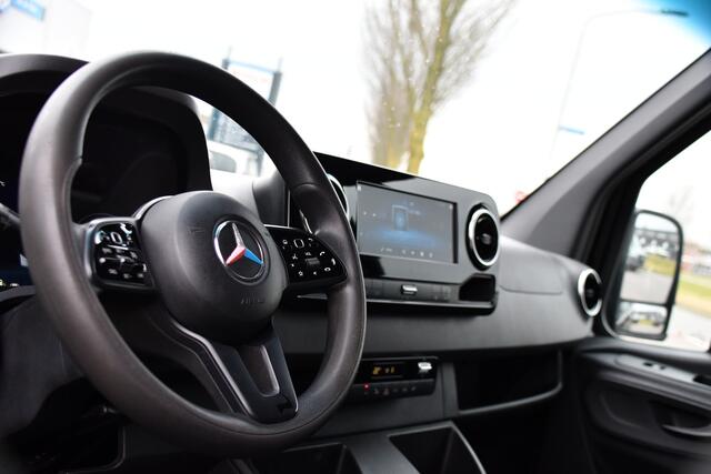 Mercedes-Benz SPRINTER 319 V6 3.0 CDI L2H2 AMG Black Edition 360 Camera, Cruise, Carplay, LED, 3500kg Trekhaak, Stoelverwarming, 190pk, Automaat,