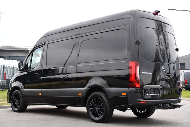 Mercedes-Benz SPRINTER 319 V6 3.0 CDI L2H2 AMG Black Edition 360 Camera, Cruise, Carplay, LED, 3500kg Trekhaak, Stoelverwarming, 190pk, Automaat,