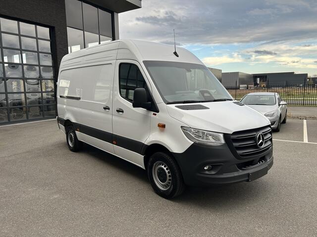 Mercedes-Benz SPRINTER 317 CDI L2 H2 Pro Facelift / MBUX / Navigatie / Camera / Cruise control / Airco / 270 Graden achterdeuren
