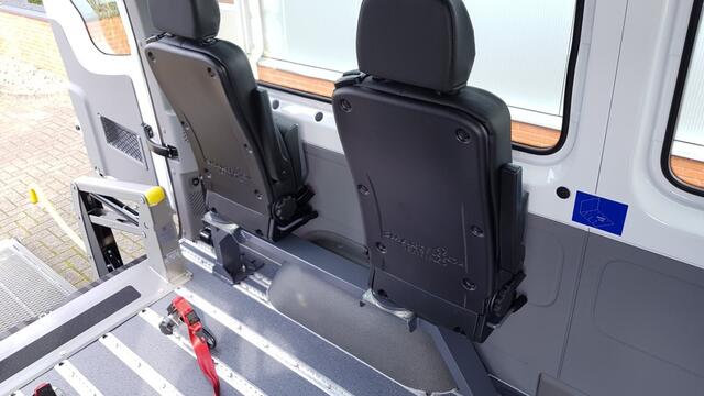 Mercedes-Benz SPRINTER 4- Klapstoelen / Rolstoelbus / e-lift / Incl- BPM