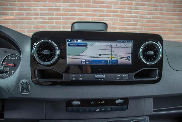 Mercedes-Benz SPRINTER 319 1.9 CDI 191PK L2H2 Pro **NIEUW, BPM VOORDEEL**, Adaptive Cruise, Carplay, Stoelverwarming, Trekhaak, Camera, Full LED.