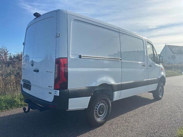 Mercedes-Benz SPRINTER 319CDI L2H1 4X4 Automaat Airco Camera Trekhaak Apple CarPlay NIEUW BPM VRIJ