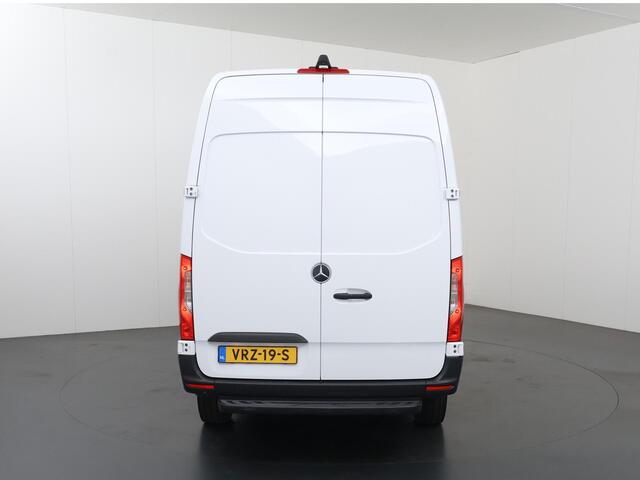 Mercedes-Benz SPRINTER 317 CDI | Aut. | L2 H2 | Navigatie | Parkeercamera | 2-zits | Opstaptrede achter | Cruise Control |