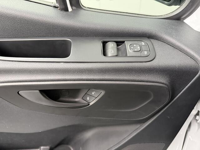 Mercedes-Benz SPRINTER 319CDi Automaat L2H2 | 3500Kg Trekhaak | Navigatie | Camera | Airco | Cruise | 3-Zits | Betimmering