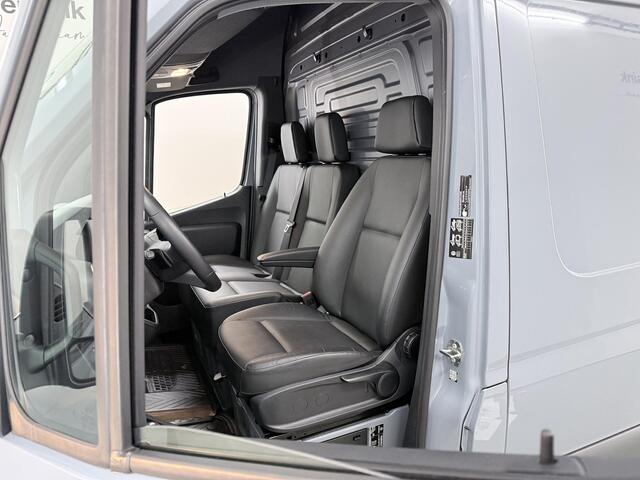 Mercedes-Benz SPRINTER 317 CDI | Aut. | L2 H2 | Pro | Verwarmde Chauffeursstoel | Bijrijdersbank | Spiegelpakket | Achteruitrijcamera | Airco | Cruisecontrol | Dodehoekassistent | 3500kg AHW | Certified |