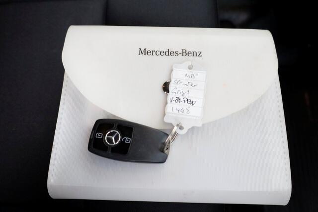 Mercedes-Benz SPRINTER 317 CDI 170pk 9G Automaat D.C. Open Laadbak Trekhaak 3500kg 02-2023