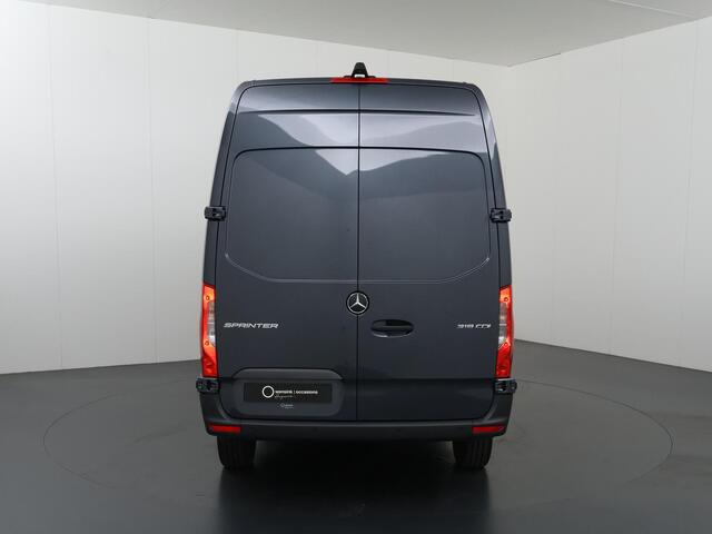 Mercedes-Benz SPRINTER 319 CDI 190 PK | L2 H2 | AUTOMAAT | PRO | LED | KUNSTLEDER ZWART BEKLEDING | CAMERA | BETIMMERDE LAADRUIMTE | CARPLAY EN ANDROID AUTO | CRUISE | AIRCO | 17" LICHTMETALEN VELGEN | LUCHTGEVEERDE BESTUURDERSSTOEL