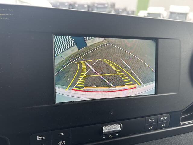 Mercedes-Benz SPRINTER 517 1.9 CDI Euro 6 E / 143 dkm / Box / Loadlift / APK TUV 03-27