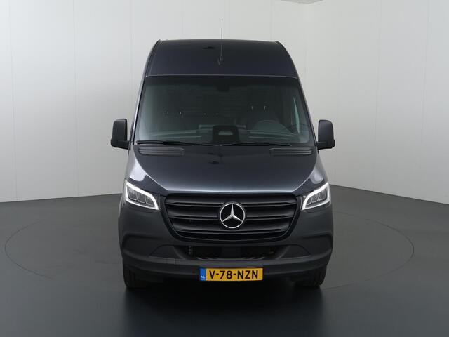 Mercedes-Benz SPRINTER 319 CDI 190 PK | L2 H2 | AUTOMAAT | PRO | LED | KUNSTLEDER ZWART BEKLEDING | CAMERA | BETIMMERDE LAADRUIMTE | CARPLAY EN ANDROID AUTO | CRUISE | AIRCO | 17" LICHTMETALEN VELGEN | LUCHTGEVEERDE BESTUURDERSSTOEL