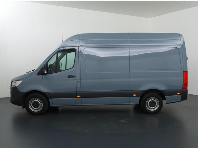Mercedes-Benz SPRINTER 317 CDI | Aut. | L2 H2 | Pro | Verwarmde Chauffeursstoel | Bijrijdersbank | Spiegelpakket | Achteruitrijcamera | Airco | Cruisecontrol | Dodehoekassistent | 3500kg AHW | Certified |