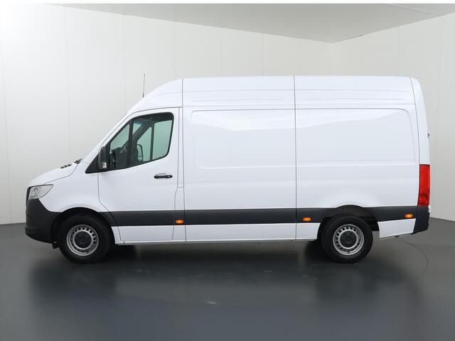 Mercedes-Benz SPRINTER 317 CDI | AUT. | L2 H2 | Pro | 3-zits | Airco | Cruise Control | 3500 KG. AHW | Parkeercamera | Certified