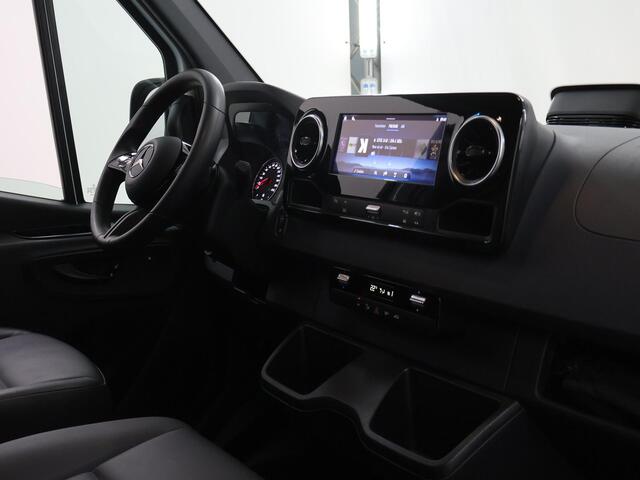 Mercedes-Benz SPRINTER 317 CDI | AUT. | L2 H2 | Pro | 3-zits | Airco | Cruise Control | 3500 KG. AHW | Parkeercamera | Certified