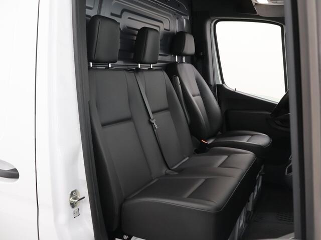 Mercedes-Benz SPRINTER 317 CDI L2 H2 Pro | 3 zits | Achteruitrijcamera | Stoelverwarming | Vloer en Wand Betimmering | 3500 KG. AHW | Certified